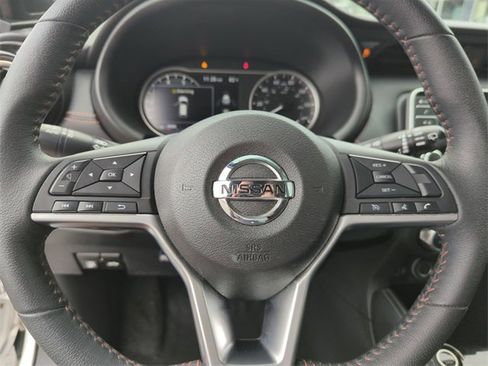 Certified 2019 Nissan Kicks SR w/ SR Premium Package image 38