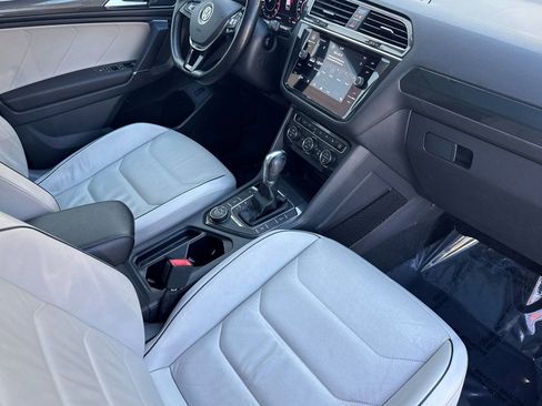 Used 2018 Volkswagen Tiguan SEL Premium w/ 3rd Row Seat Package AWD/4WD image 17