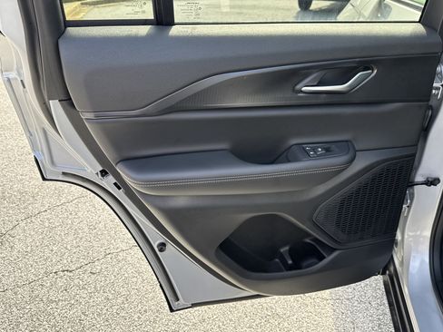 New 2025 Jeep Grand Cherokee Altitude image 26