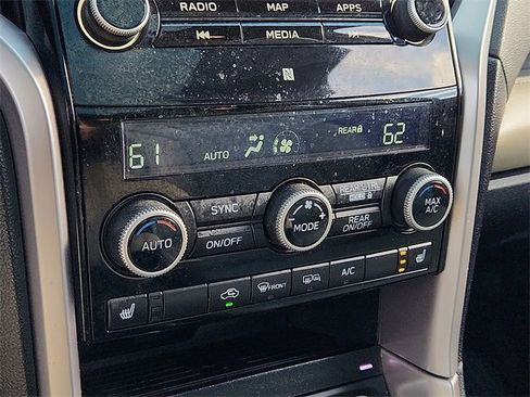 Used 2022 Subaru Ascent Limited w/ Technology Package image 16