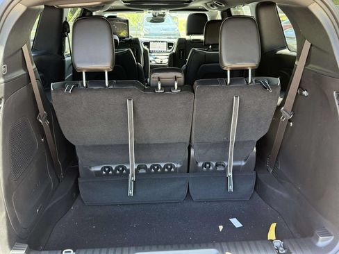 New 2026 Chrysler Pacifica Limited w/ Uconnect Theater Family Group FWD image 11