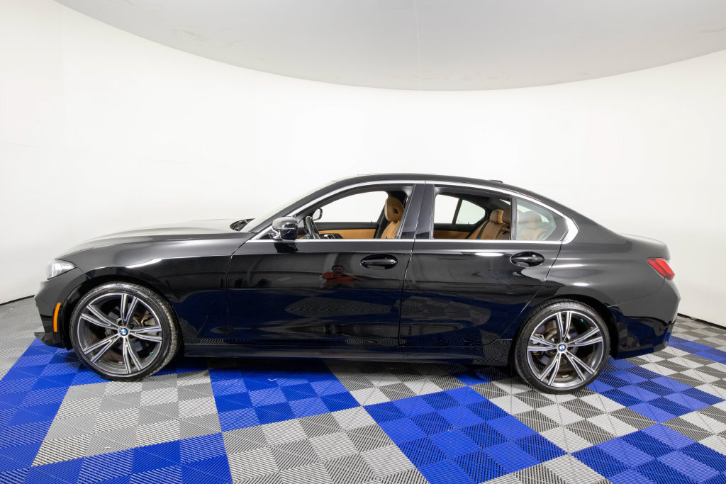 Used 2024 BMW 330i Sedan w/ Convenience Package RWD image 9