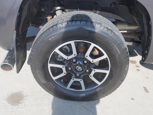 Used 2015 Toyota Tundra SR5 image 11