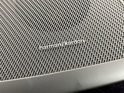 Certified 2023 Volvo XC60 B6 Ultimate w/ Protection Package Premier image 14