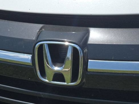Used 2017 Honda HR-V EX image 9