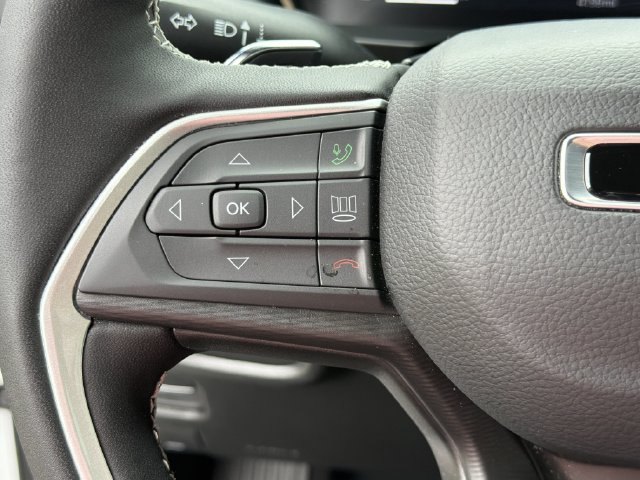 Used 2025 Jeep Grand Cherokee L Altitude AWD/4WD image 28