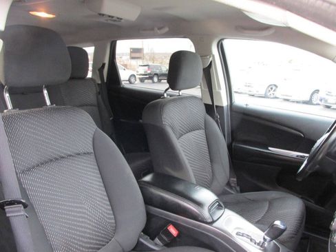 Used 2017 Dodge Journey SE w/ Flexible Seating Group FWD image 30