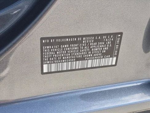 Used 2025 Volkswagen Jetta SE FWD image 25