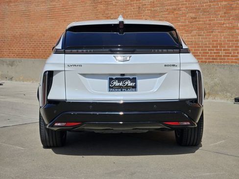 Used 2024 Cadillac Lyriq Luxury w/ LPO, Floor Liner Package AWD/4WD image 8
