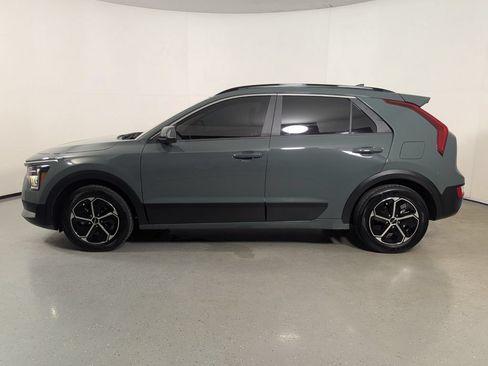 Used 2024 Kia Niro EX FWD image 4