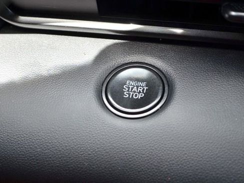 Used 2025 Hyundai Elantra Sport FWD image 27