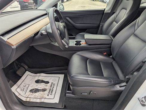 Used 2021 Tesla Model Y Long Range image 23