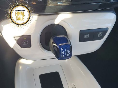 Certified 2016 Toyota Prius Three image 23