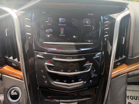 Used 2016 Cadillac Escalade Premium AWD/4WD image 19