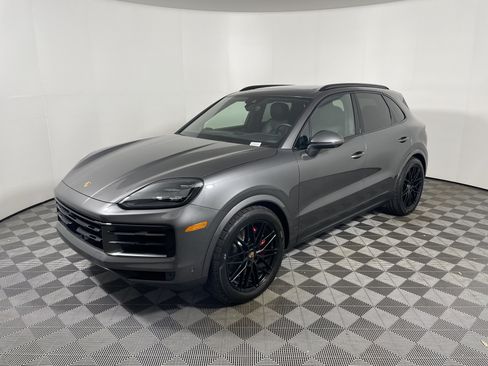 Used 2026 Porsche Cayenne S AWD/4WD image 11