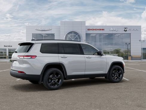 New 2026 Jeep Grand Cherokee L Limited w/ Limited Altitude Package AWD/4WD image 4