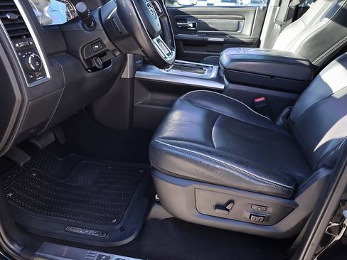 Used 2018 RAM 3500 Laramie Longhorn image 11