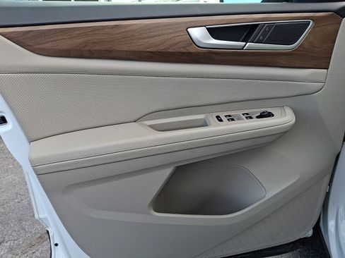 Certified 2024 Volkswagen Atlas SE image 13