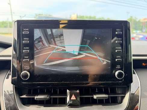 Used 2020 Toyota Corolla LE FWD image 5
