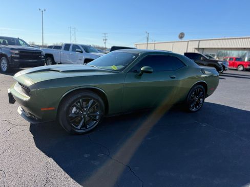 Used 2022 Dodge Challenger SXT w/ Blacktop Package image 4