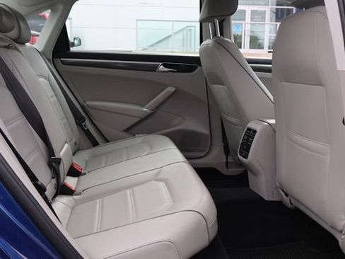 Used 2017 Volkswagen Passat 1.8T SE FWD image 29