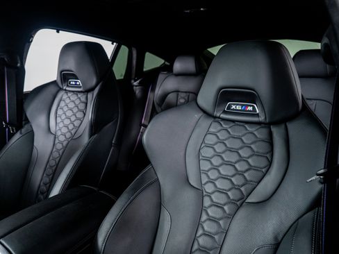 Used 2025 BMW X6 M Competition image 3