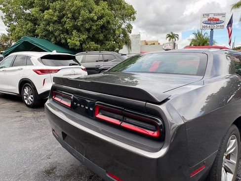 Used 2022 Dodge Challenger SXT RWD image 8