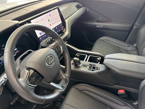 Used 2026 Lexus TX 500h AWD w/ Technology Package image 11