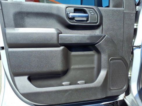 Used 2022 Chevrolet Silverado 2500 Custom w/ Custom Value Package image 16