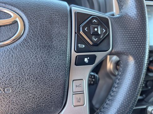 Used 2020 Toyota 4Runner SR5 AWD/4WD image 26