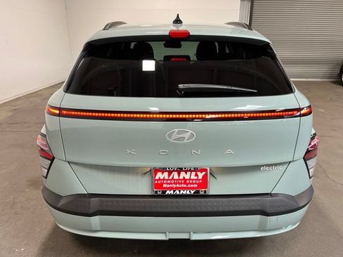 Used 2025 Hyundai Kona SEL FWD image 4