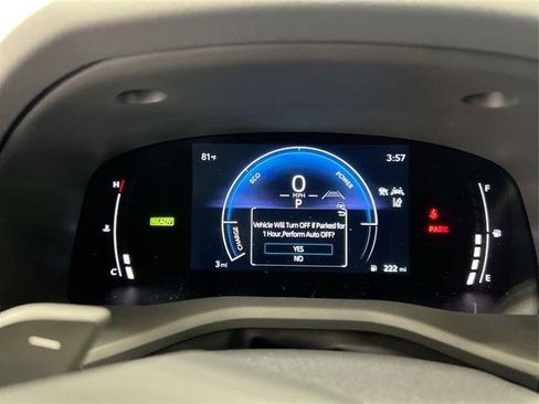 Used 2025 Toyota Camry SE w/ Convenience Package image 15