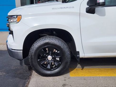 Used 2025 Chevrolet Silverado 1500 LT image 9