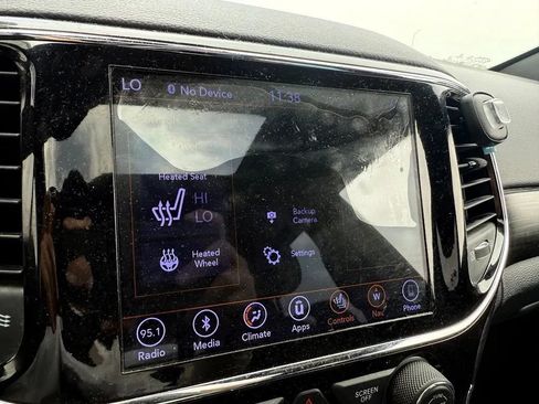 Used 2019 Jeep Grand Cherokee Altitude AWD/4WD image 17