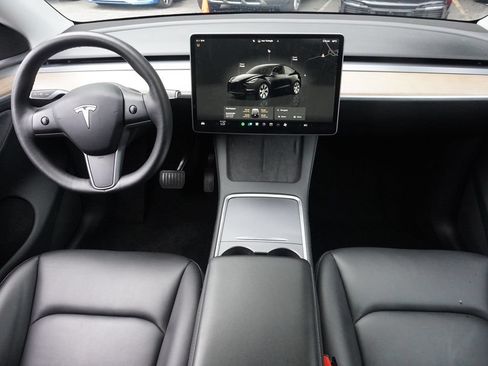Used 2024 Tesla Model Y Long Range AWD/4WD image 34
