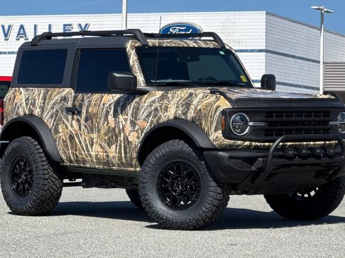 Used 2023 Ford Bronco 2-Door AWD/4WD image 2