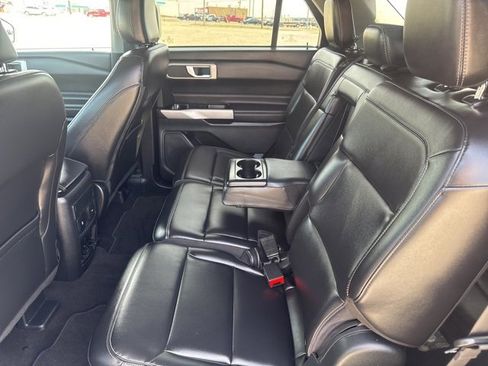 Used 2024 Ford Explorer XLT w/ Equipment Group 202A image 20