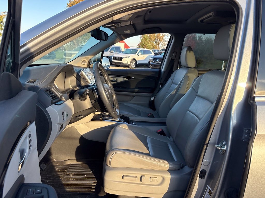 Used 2017 Honda Pilot Touring image 17