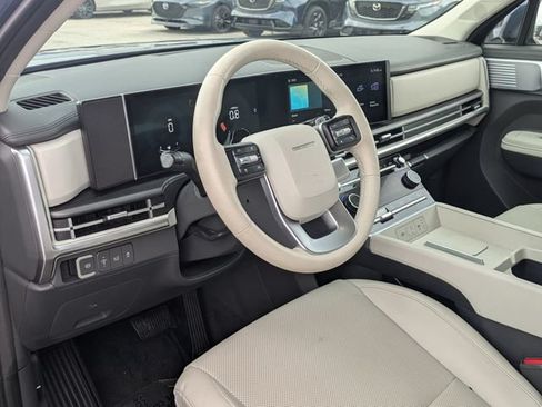 Used 2025 Hyundai Santa Fe SEL FWD image 33