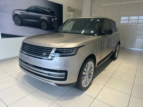New 2025 Land Rover Range Rover SE image 1