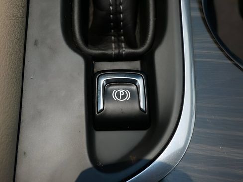 Used 2020 Buick Envision Essence w/ Experience Buick Package AWD/4WD image 25