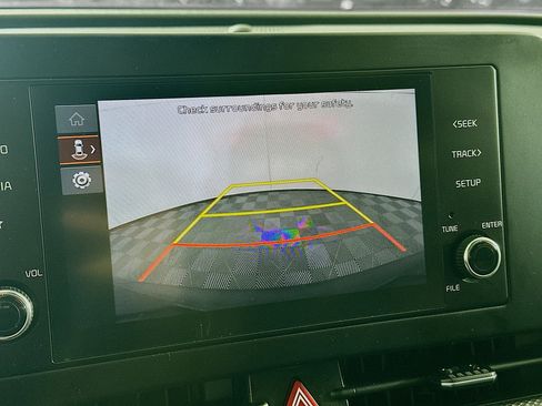 Used 2025 Kia Sportage LX image 21