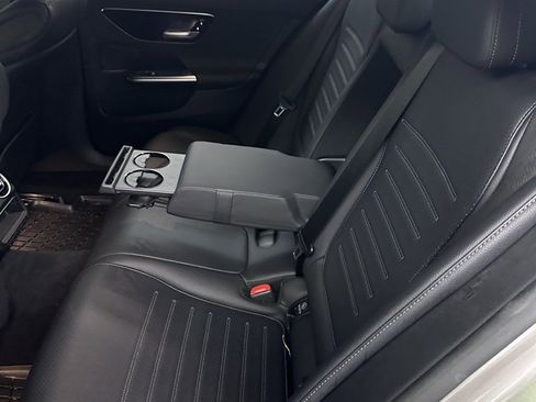 Used 2022 Mercedes-Benz C 300 C 300 image 3