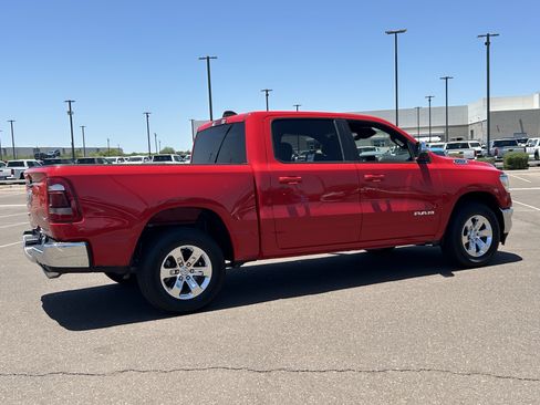 Used 2024 RAM 1500 Laramie AWD/4WD image 8