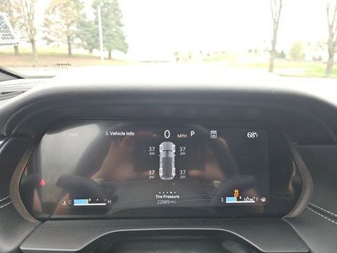 Used 2024 Jeep Grand Cherokee Overland w/ Luxury Tech Group IV image 24