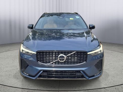 Used 2023 Volvo XC60 B5 Ultimate w/ Protection Package Premier image 10