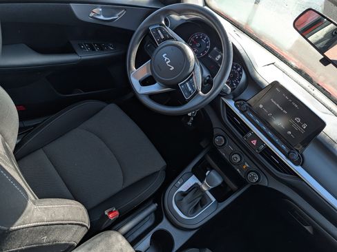 Used 2023 Kia Forte LXS image 9