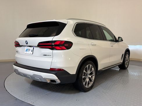 Used 2025 BMW X5 xDrive50e AWD/4WD image 8