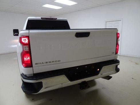 Used 2024 Chevrolet Silverado 2500 LT w/ Convenience Package image 13