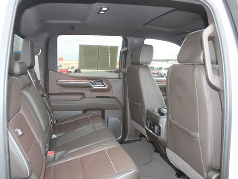 Used 2024 GMC Sierra 1500 Denali w/ Technology Package AWD/4WD image 17